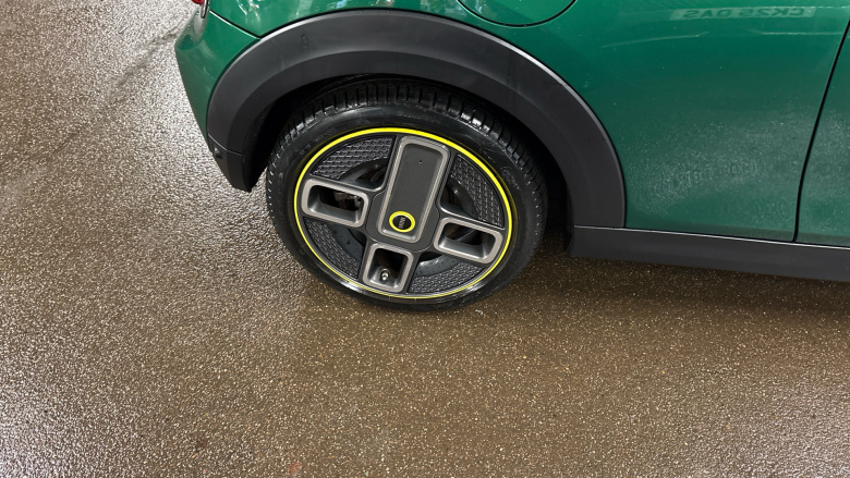 MINI Hatchback 135kW Cooper S Level 2 33kWh 3dr Auto Electric Hatchback